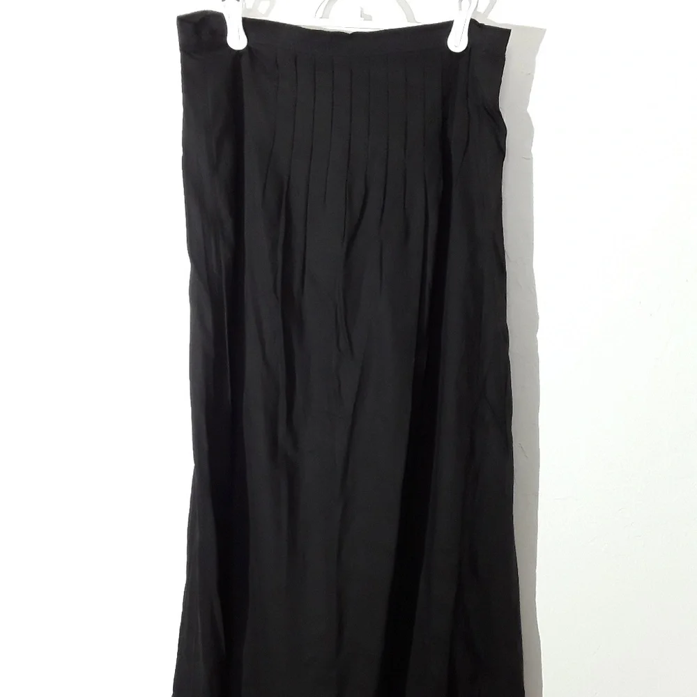 Loft New women black long maxi skirt size 6 New